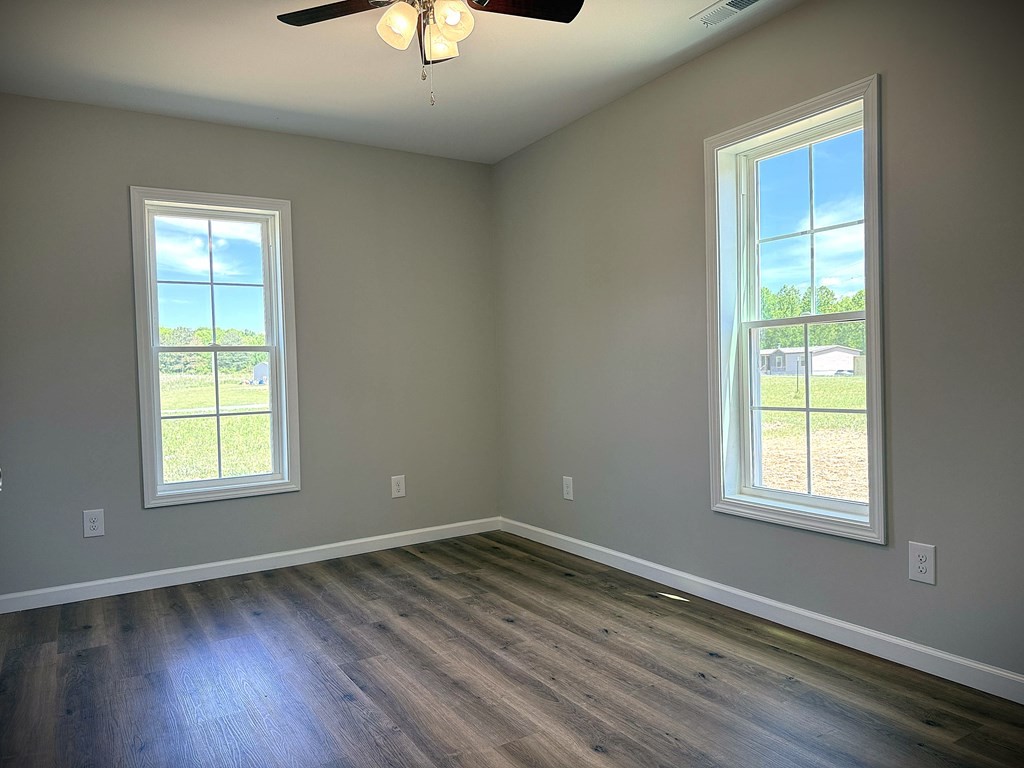 246 Ralph Spivey Lane Gainesboro, TN 38562 - Photo 43 of 53 an empty room with a window