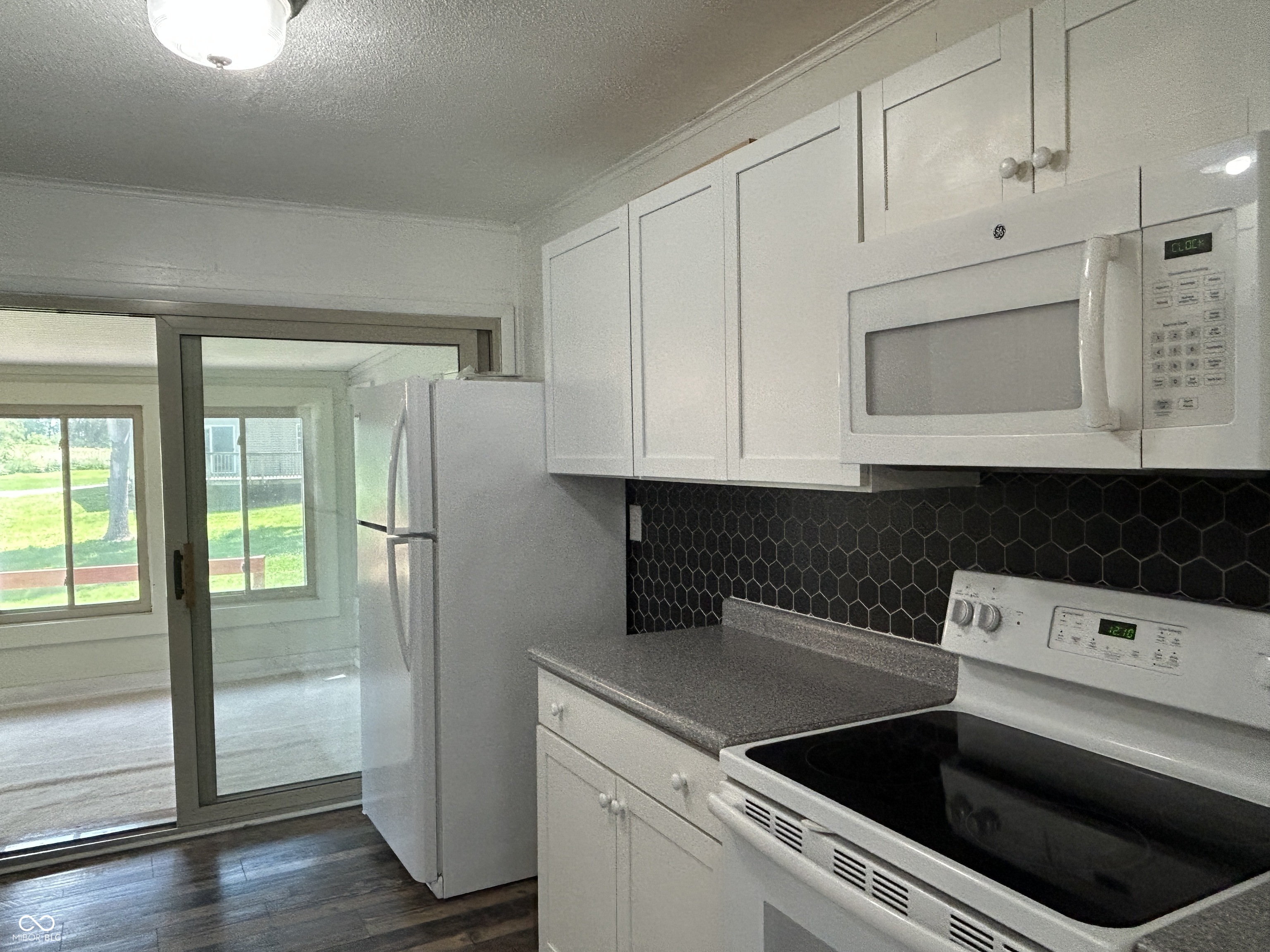 515 South Broadway Street Pendleton, IN 46064 - Photo 4 of 37