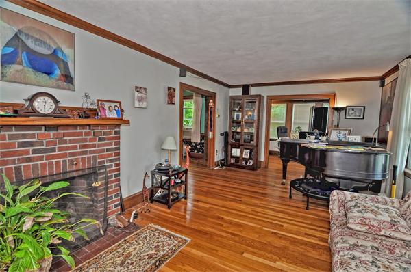 35 Pilgrim Road Medford, MA 02155 - Photo 3 of 25 Gallery Image 3