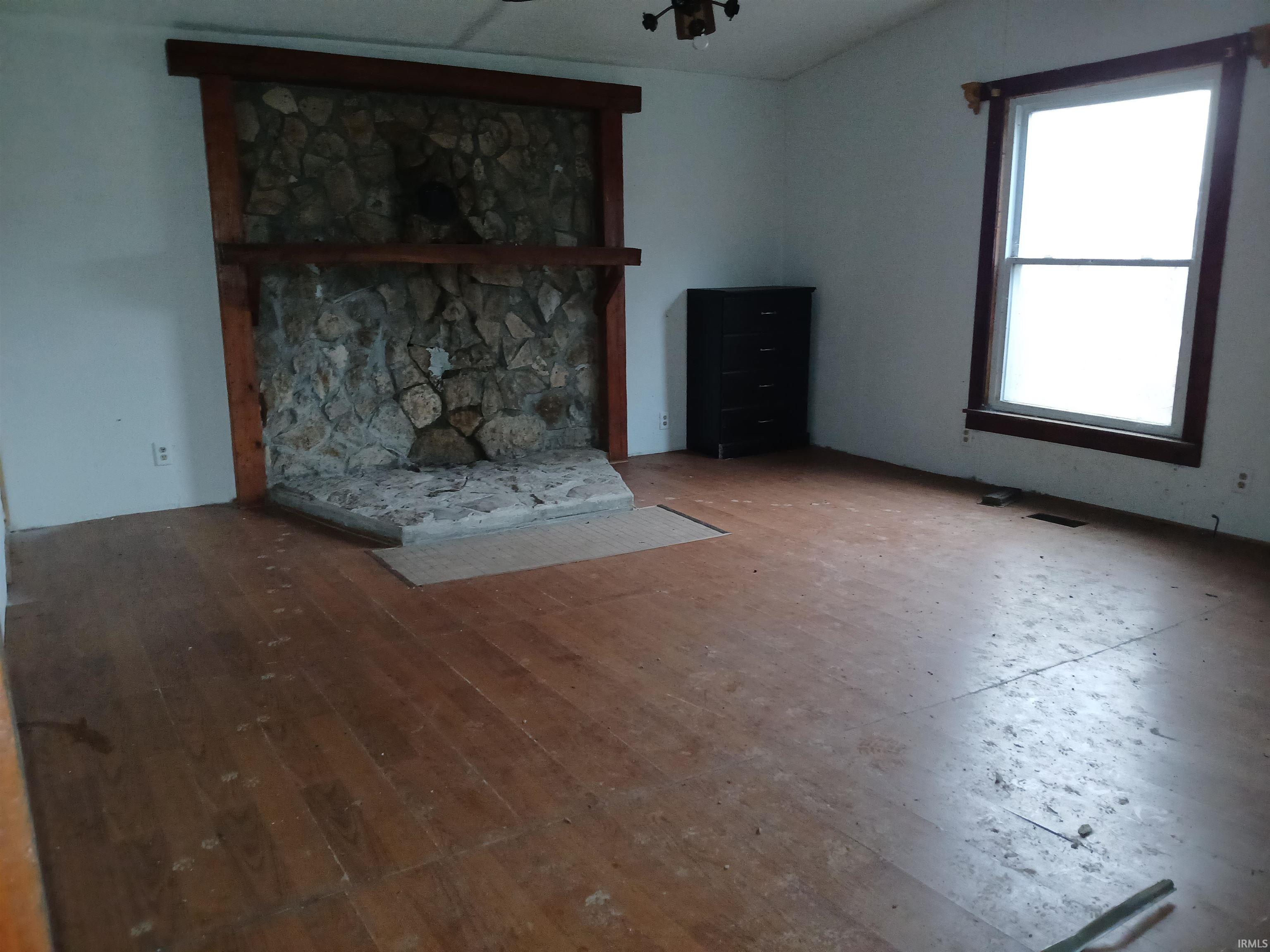 1306 1st Street Bedford, IN 47421 - Photo 4 of 26