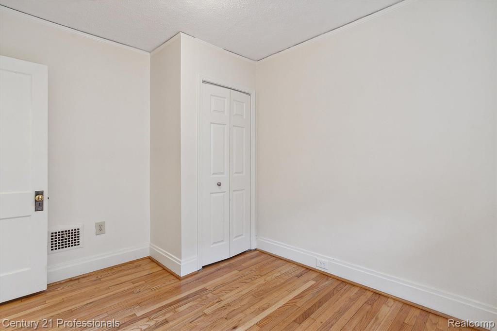 949 Nottingham Road Grosse Pointe Park, MI 48230 - Photo 31 of 56