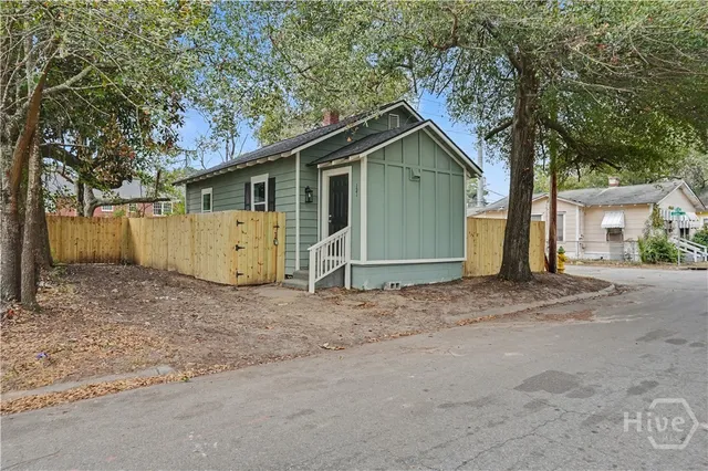 $1,495 | 121 West 61st Street, Savannah, GA 31405