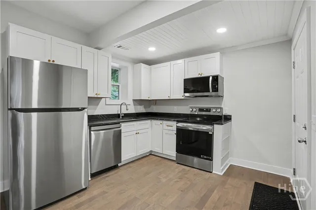 $1,495 | 121 West 61st Street, Savannah, GA 31405