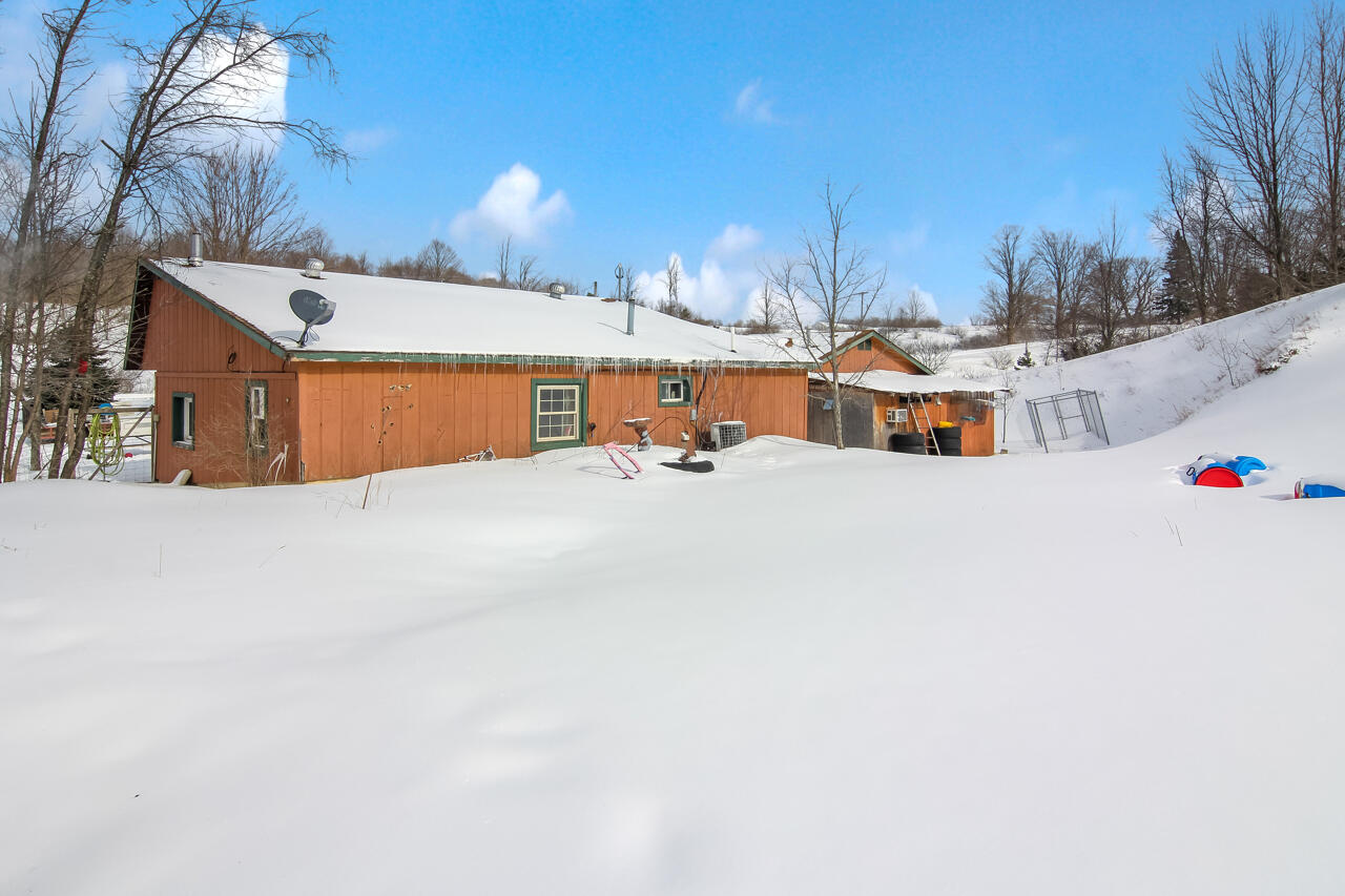11551 Fewins Road Honor, MI 49640 - Photo 2 of 43 2-Scene-2