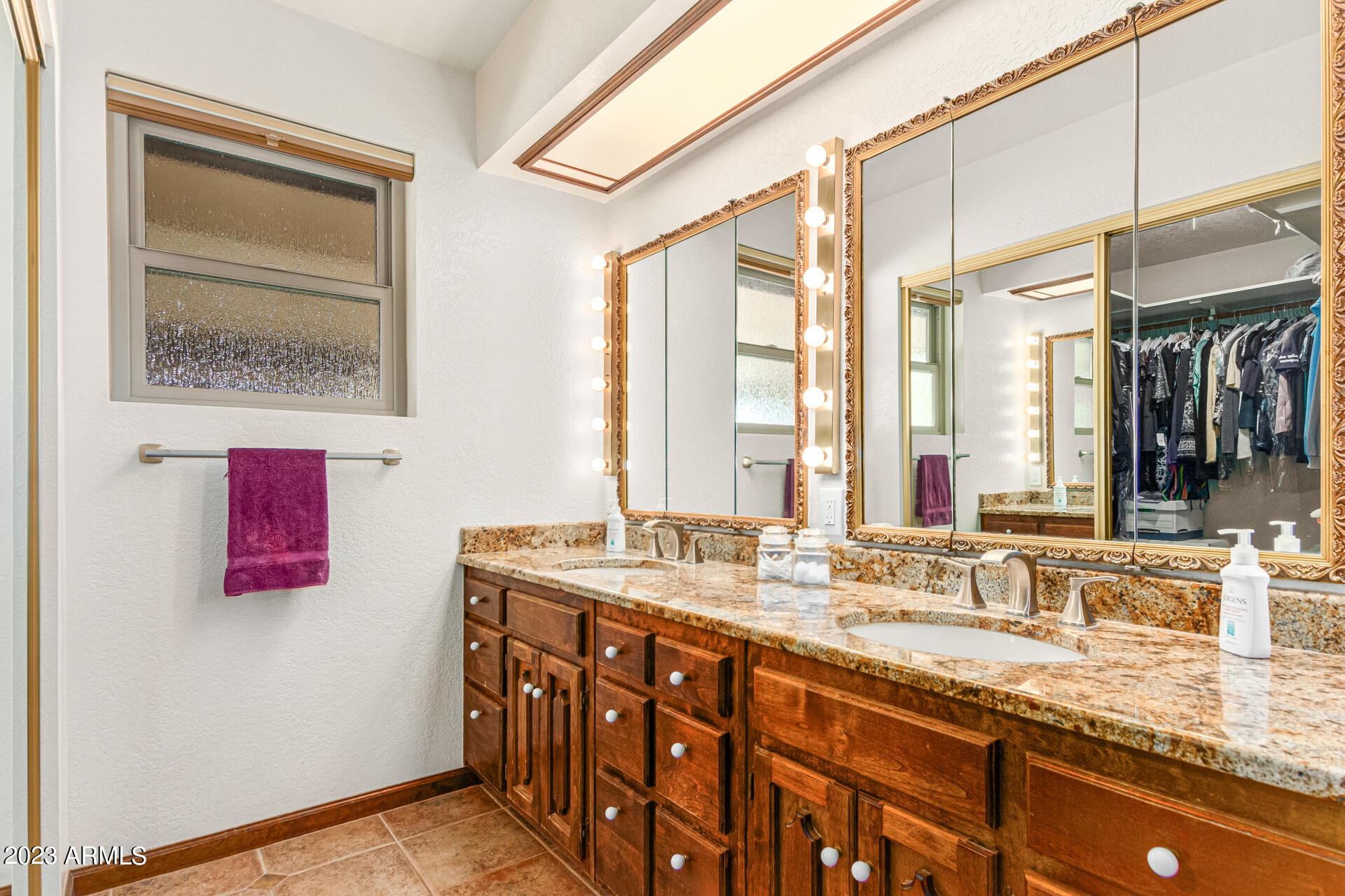 5463 North Wolverine Pass Road Apache Junction, AZ 85119 - Photo 30 of 50 Master bathroom (double-sinks)