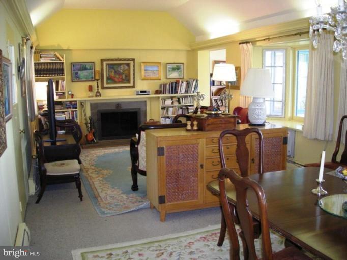 7286 Bozman Neavitt Road Bozman, MD 21612 - Photo 9 of 12 Living/dining room