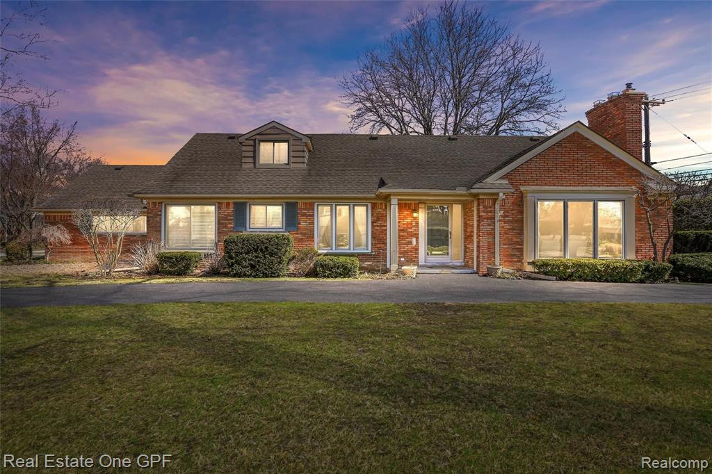 470 Cook Road Grosse Pointe Woods, MI 48236 - Photo 1 of 47