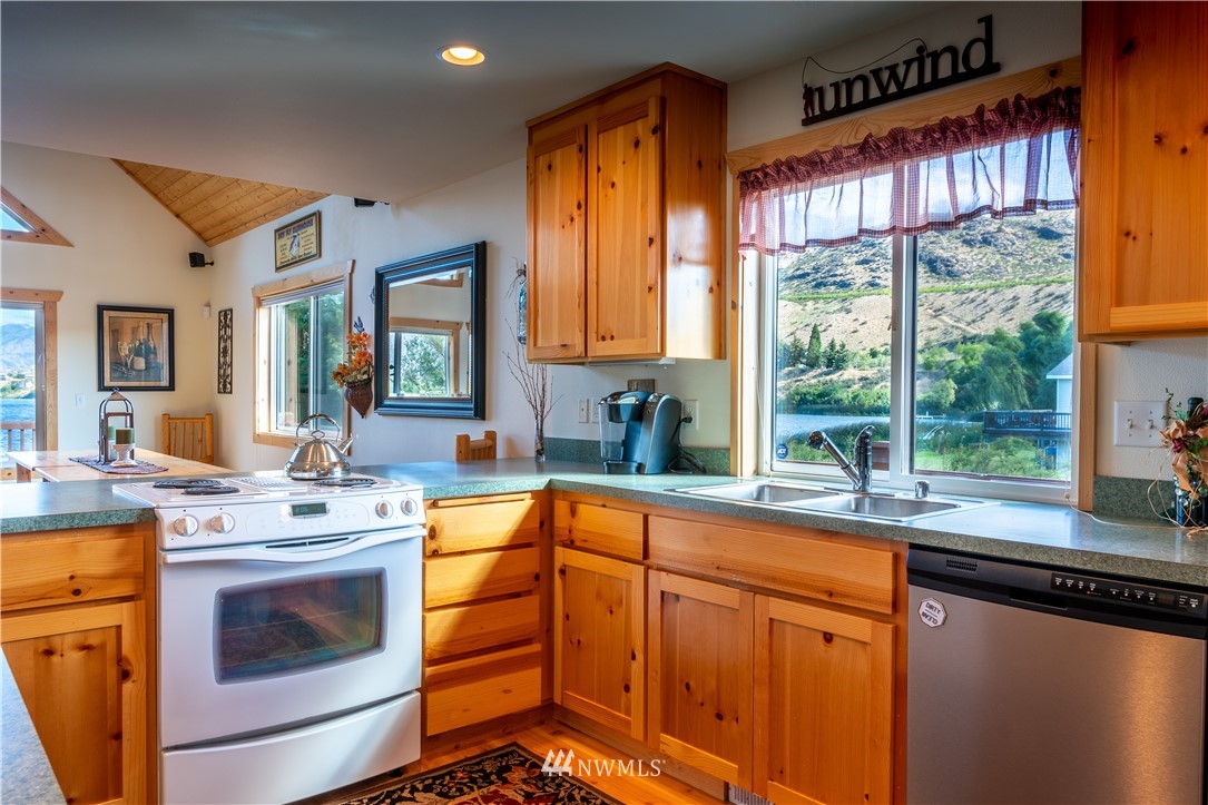 20 Roses Lake Lane Manson, WA 98831 - Photo 2 of 25 Gallery Image 2