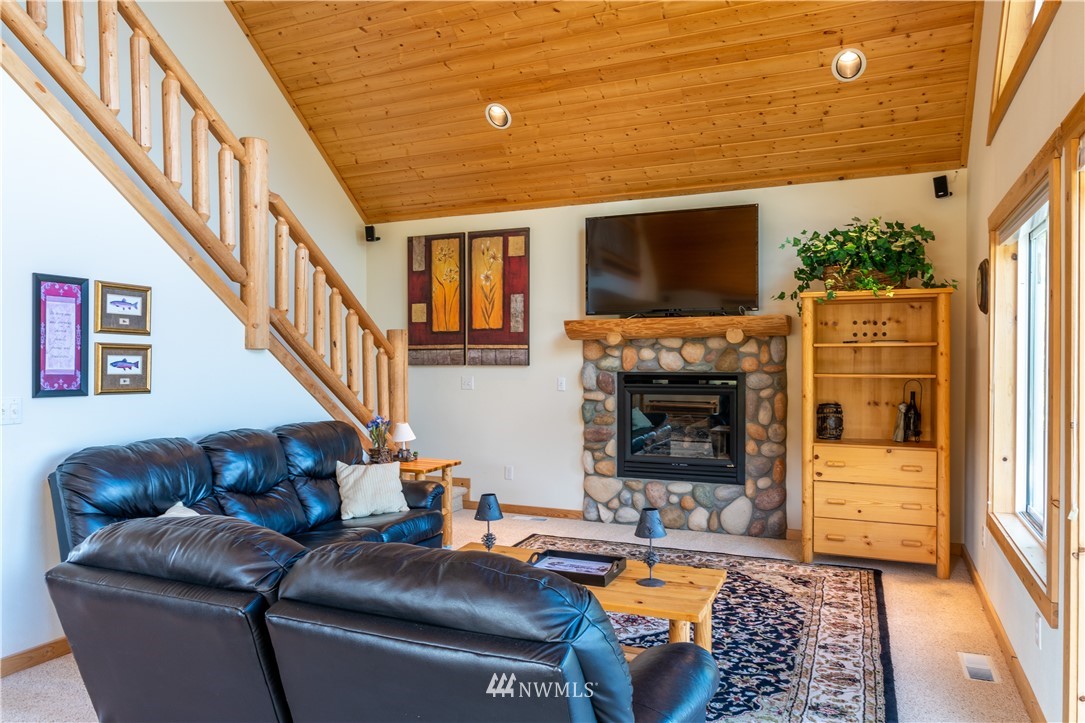 20 Roses Lake Lane Manson, WA 98831 - Photo 5 of 25 Gallery Image 5