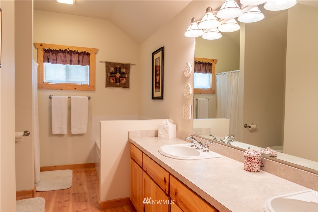 20 Roses Lake Lane Manson, WA 98831 - Photo 8 of 25 Gallery Image 8