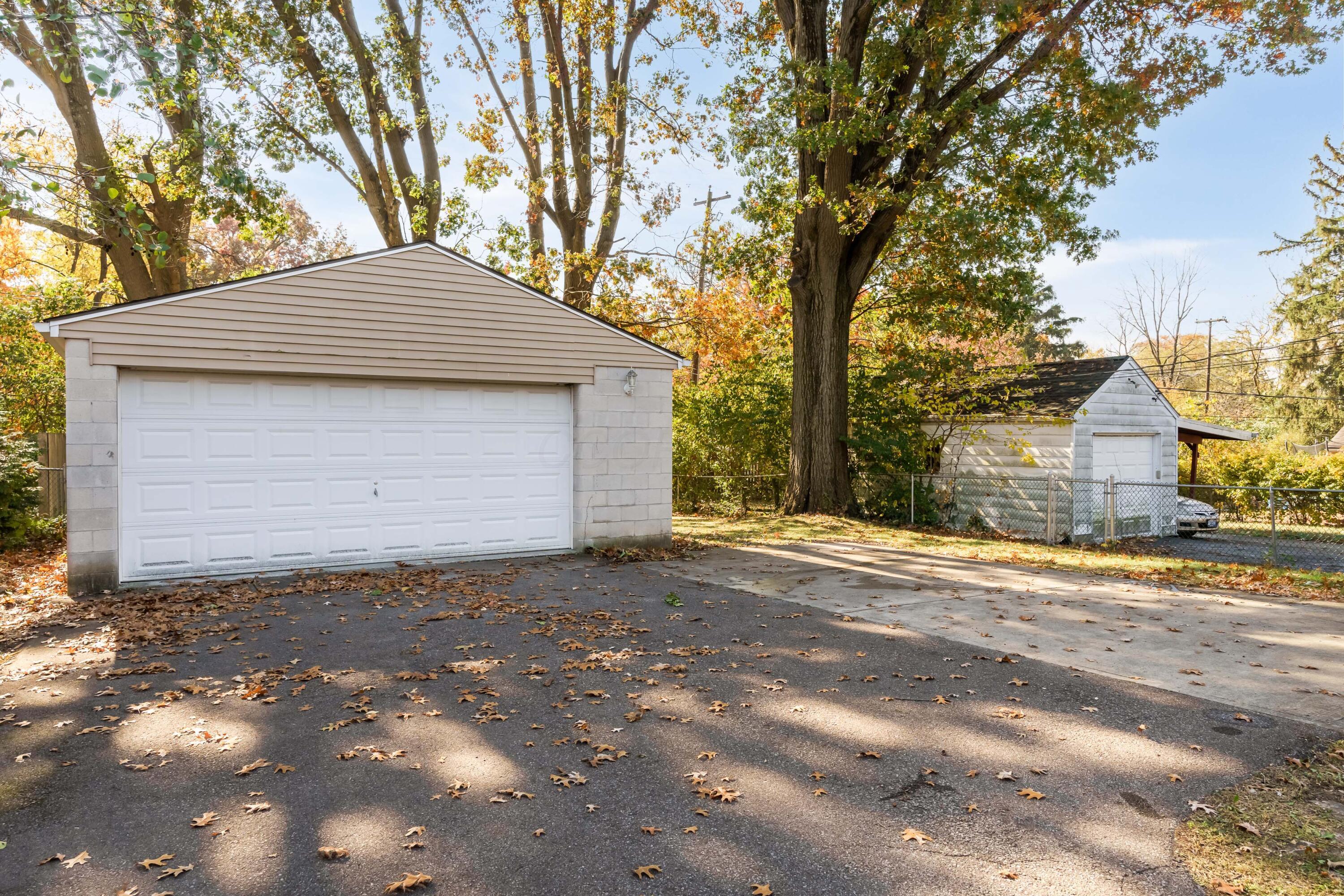 131 West Henderson Road Columbus, OH 43214 - Photo 32 of 36 2 Car Detached Garage