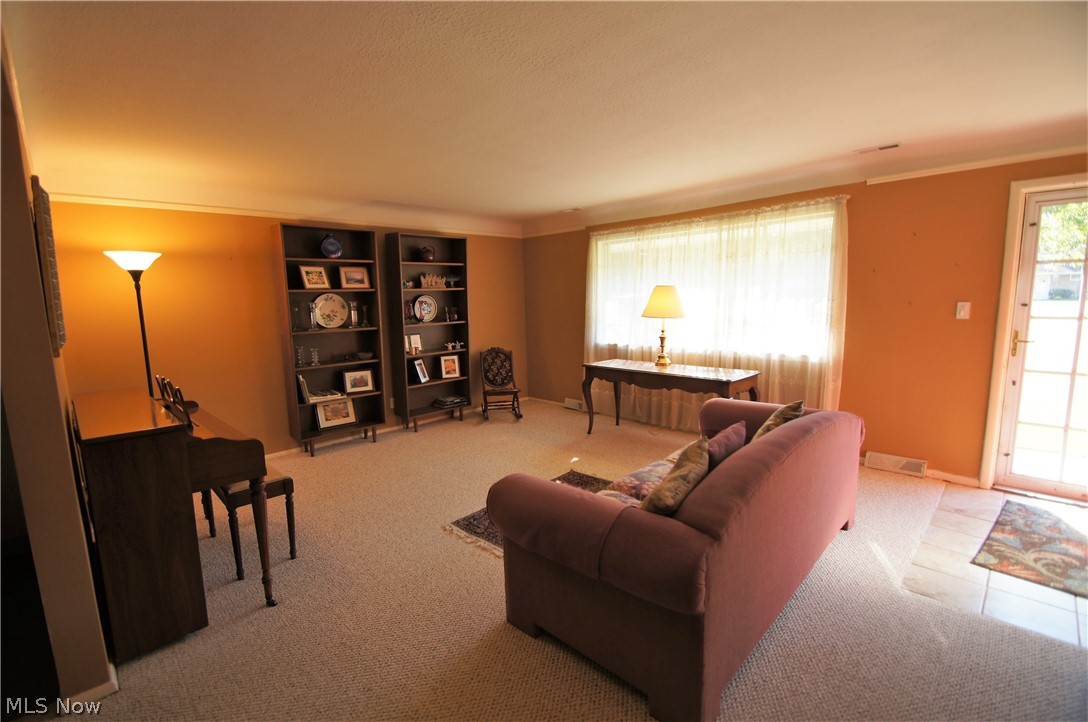 493 Harris Road Cleveland, OH 44143 - Photo 4 of 29 Gallery Image 4