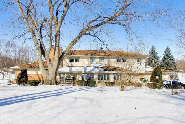 $850,000 | 926 Braeburn Road, Inverness, IL 60067