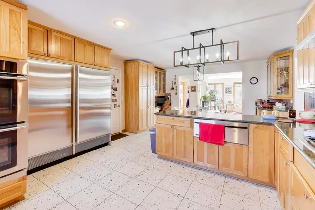 $850,000 | 926 Braeburn Road, Inverness, IL 60067