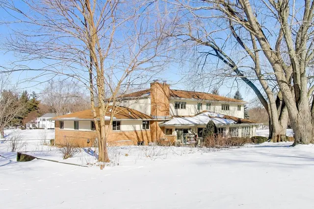 $850,000 | 926 Braeburn Road, Inverness, IL 60067