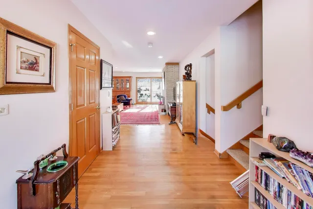 $850,000 | 926 Braeburn Road, Inverness, IL 60067