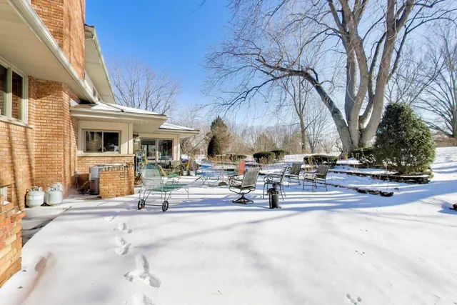 $850,000 | 926 Braeburn Road, Inverness, IL 60067