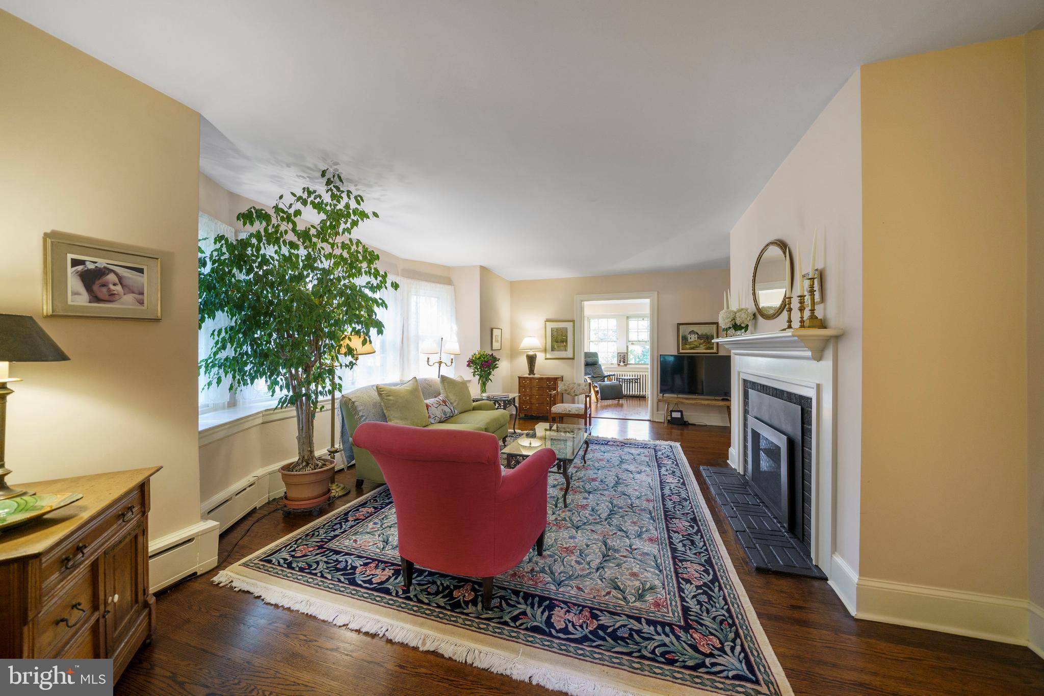 7322 Rural Lane Philadelphia, PA 19119 - Photo 7 of 65 Living Room