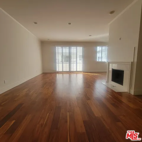 $4,490 | 8568 Burton Way, Unit 101, Los Angeles, CA 90048