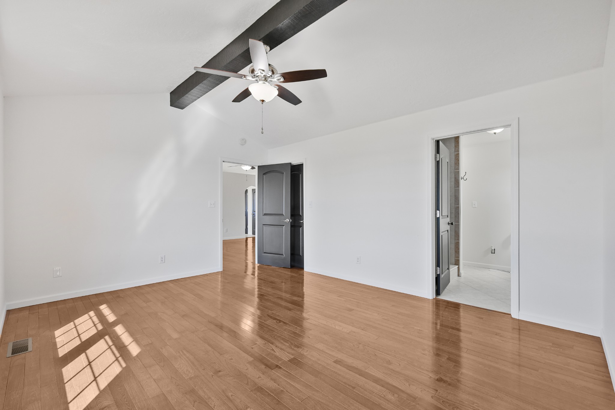 185 Sunset Pass Big Sandy, TN 38221 - Photo 20 of 52 wooden floor in an empty room