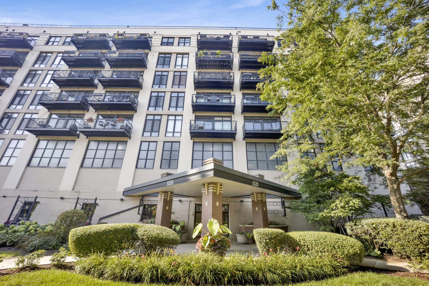 1525 South Sangamon Street, Unit 504 Chicago, IL 60608 - Photo 1 of 32 front view of a building