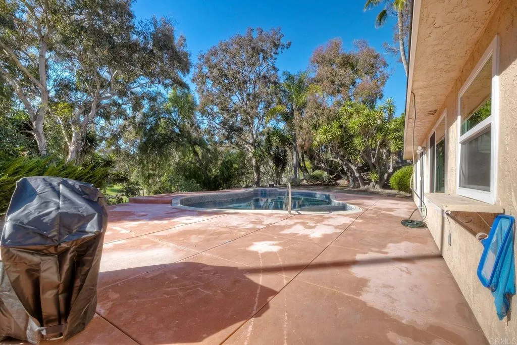 2125 Valley Road Oceanside, CA 92056 - Photo 36 of 58