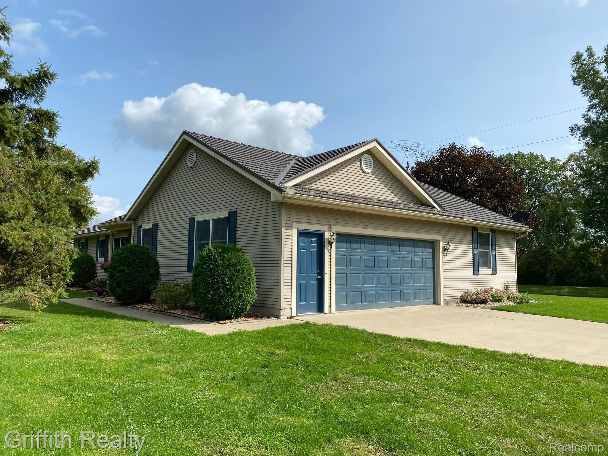 7325 Munsell Road Howell, MI 48843 - Photo 7 of 70 A3DB0880-213B-4967-8D48-123B7DFB5AD9.jpeg
