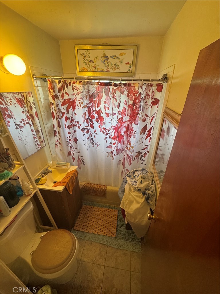 201 South Bluff Road Montebello, CA 90640 - Photo 11 of 15 2 bed bathroom
