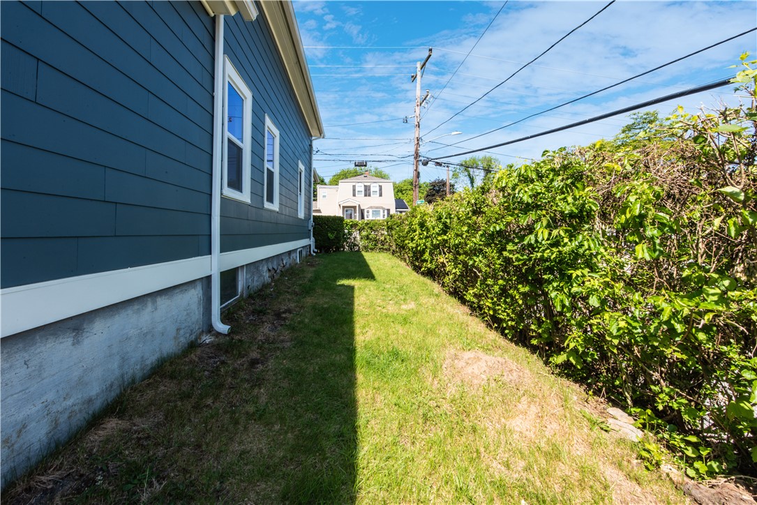 87 Read Avenue Coventry, RI 02816 - Photo 5 of 49 Gallery Image 5
