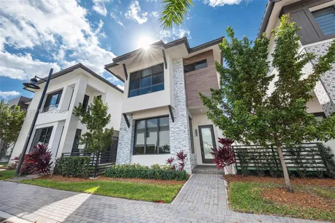 $1,049,000 | 8120 Northwest 43rd Street, Doral, FL 33166