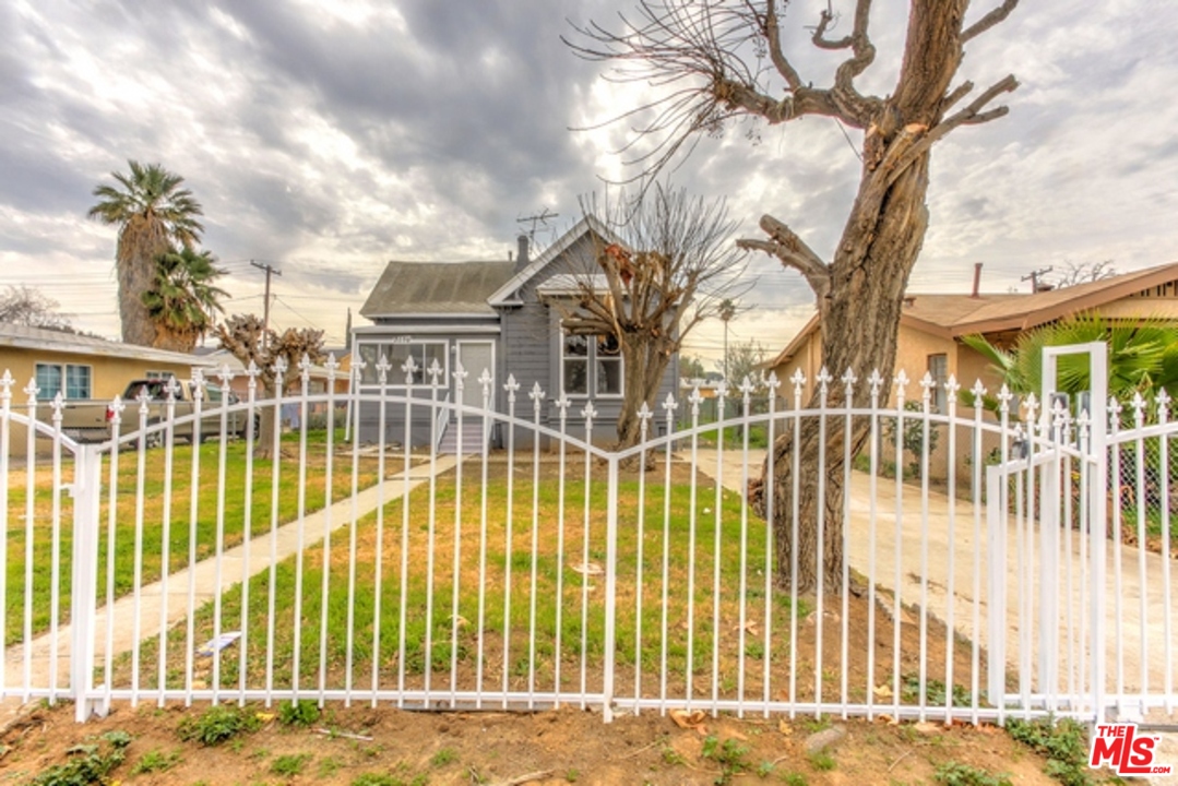 2038 11th Street Riverside, CA 92507 - Photo 1 of 4