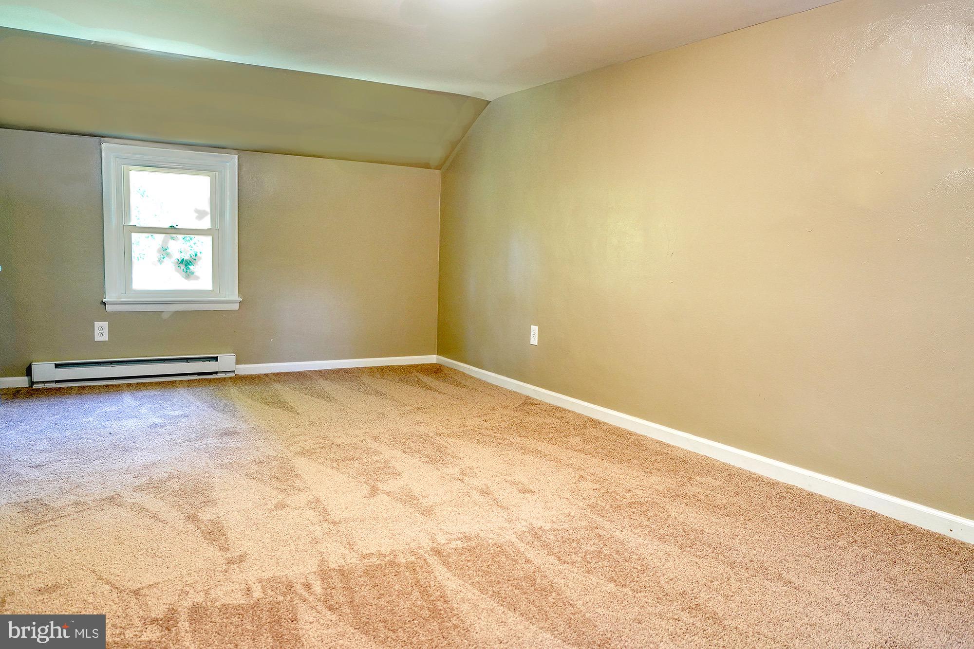 87 Airport Road Nottingham, PA 19362 - Photo 11 of 14 Huge 3rd bedroom.