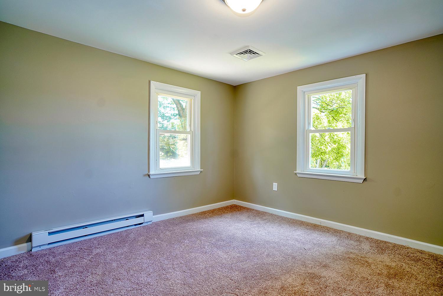 87 Airport Road Nottingham, PA 19362 - Photo 9 of 14 Cross ventilation its bedroom