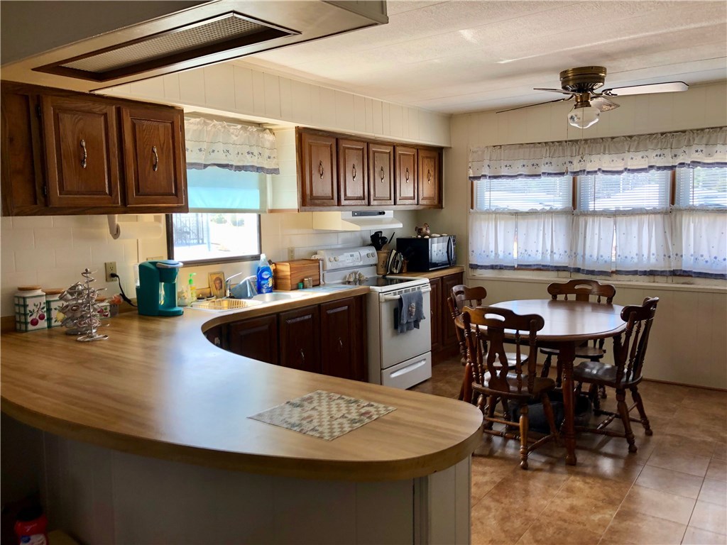 11 Lane East Coventry, RI 02816 - Photo 4 of 23 Gallery Image 4