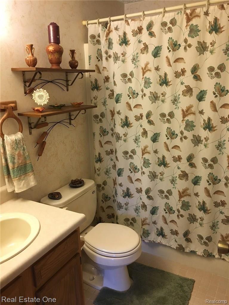 2082 Hunter Road Brighton, MI 48114 - Photo 26 of 46 IMG_2974.JPG