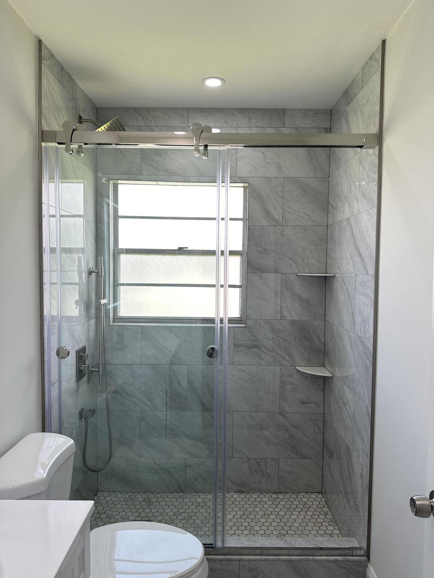 210 Preston F Boca Raton, FL 33434 - Photo 3 of 19 IMG_3927