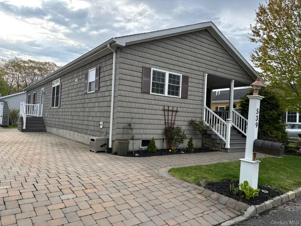 $399,000 | 1661 Old Country Road, Unit 539, Riverhead, NY 11901