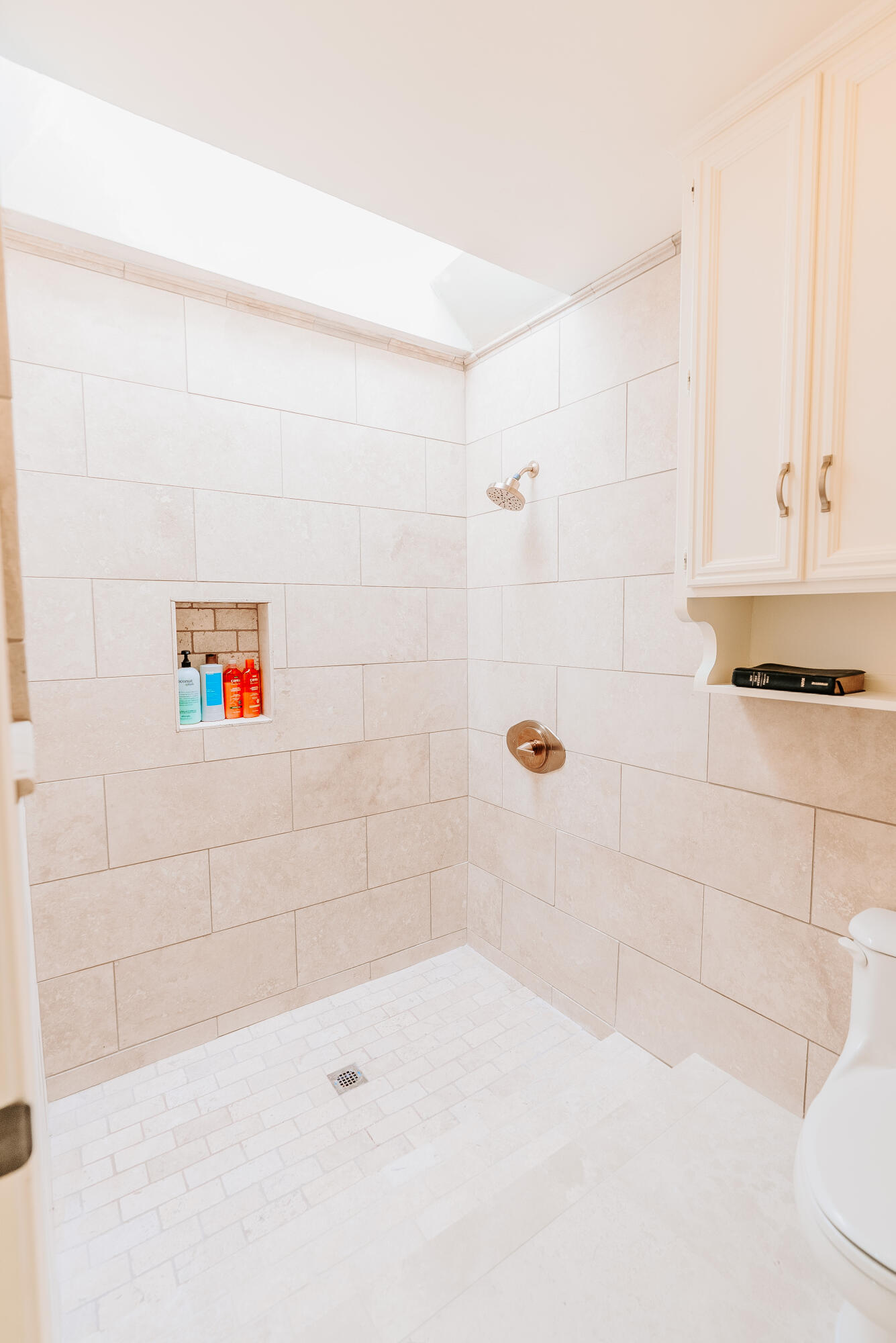 5 West Lakeshore Drive Ransom Canyon, TX 79366 - Photo 25 of 64 a bathroom with a shower
