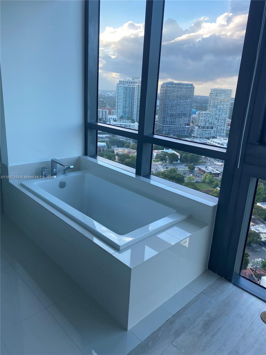 650 Northeast 32nd Street, Unit 3108 Miami, FL 33137 - Photo 4 of 8
