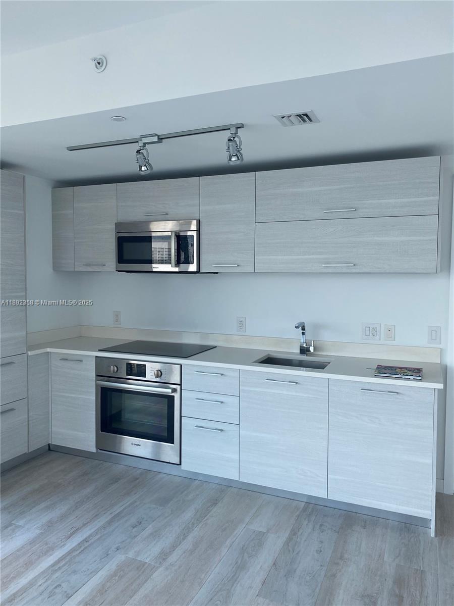 650 Northeast 32nd Street, Unit 3108 Miami, FL 33137 - Photo 7 of 8