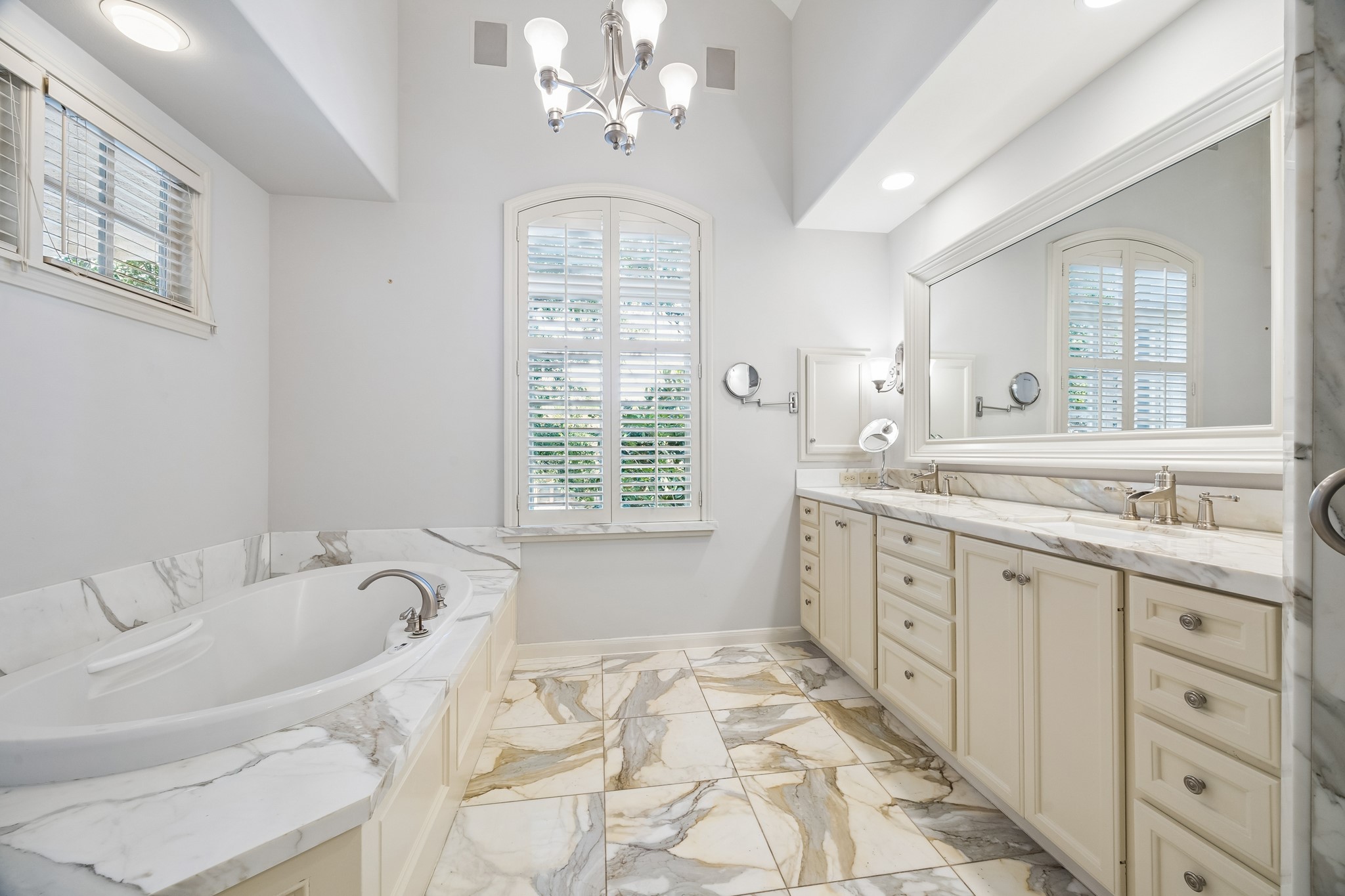 2207 Dunraven Lane Houston, TX 77019 - Photo 18 of 33