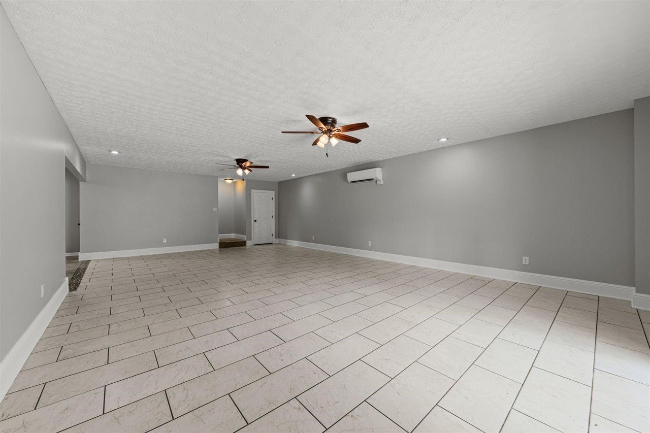 748 Slim Island Road Bowling Green, KY 42101 - Photo 8 of 48 Gallery Image 8