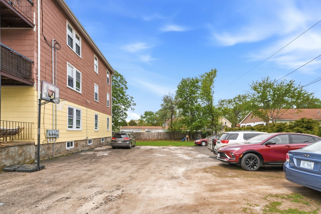 612 Rathbun Street Blackstone, MA 01504 - Photo 9 of 41