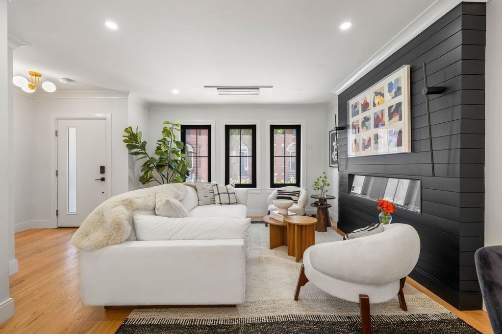 181 I Street Boston, MA 02127 - Photo 3 of 31
