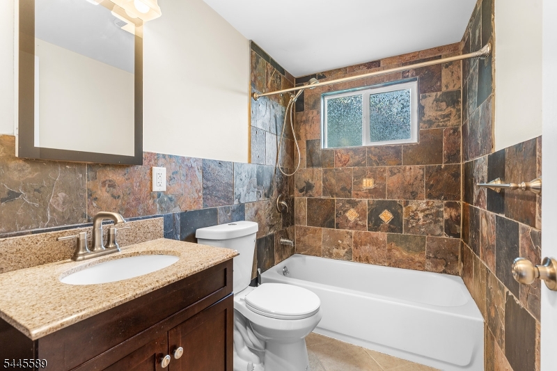 112 Seneca Lake Road Sparta, NJ 07871 - Photo 8 of 22 Gallery Image 8