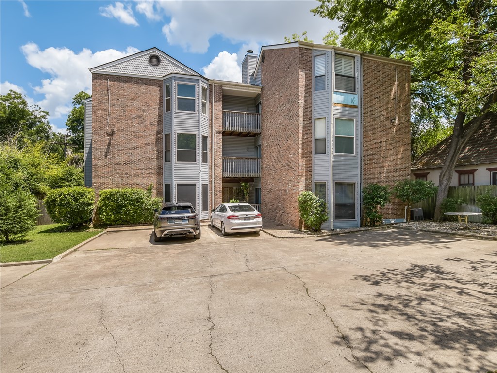 3011 Fruth Street, Unit 302 Austin, TX 78705 - Photo 15 of 16