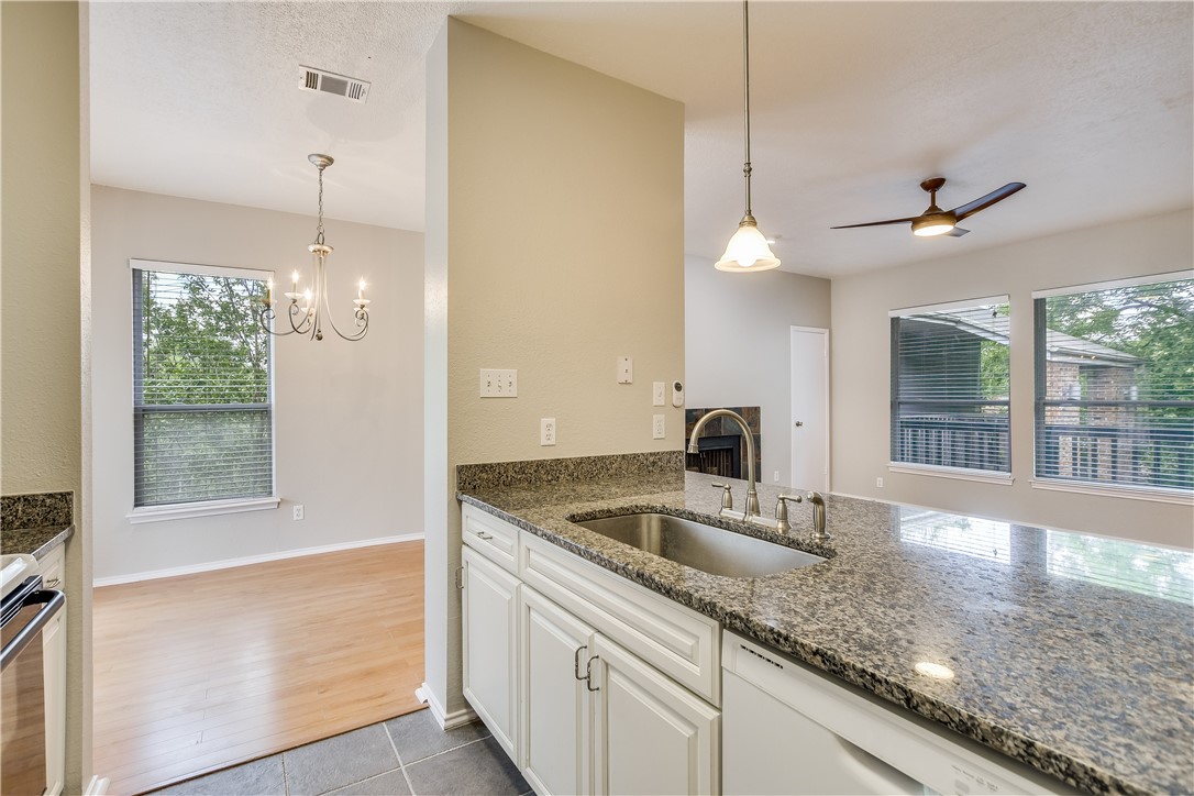 3011 Fruth Street, Unit 302 Austin, TX 78705 - Photo 7 of 16