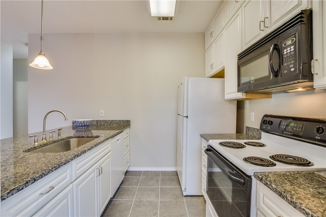 3011 Fruth Street, Unit 302 Austin, TX 78705 - Photo 8 of 16