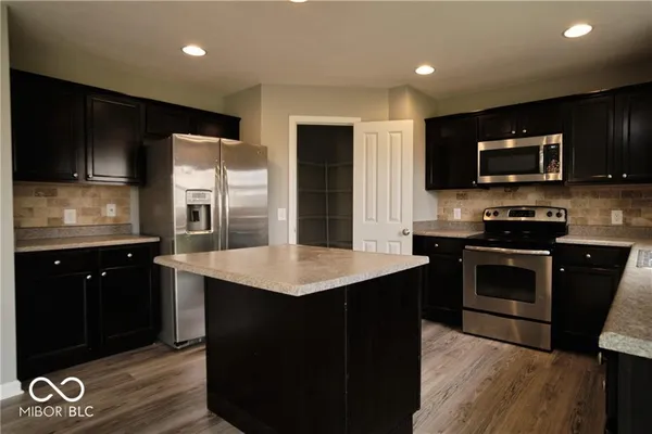 $2,900 | 13912 Luxor Chase, Fishers, IN 46038