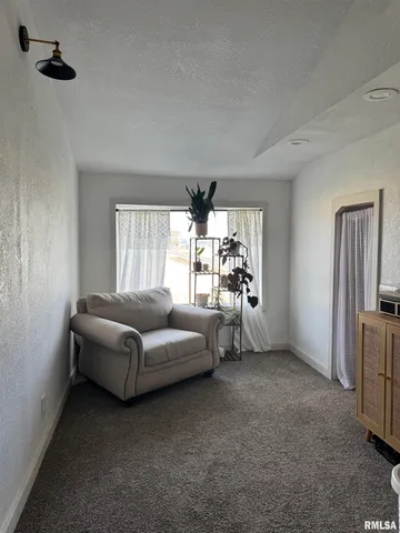 $325,000 | 16379 Sand Road, Fulton, IL 61252